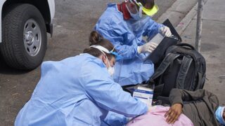 Corinne Feldman and Brett Feldman, the USC Street Medicine team. (Photo: USC)