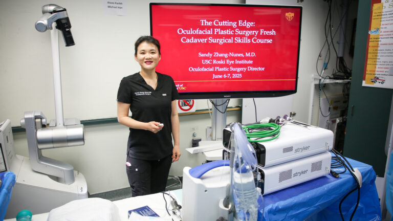 Dr. Zhang Nunes teaching a class.