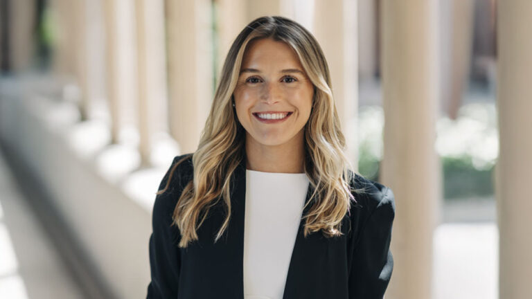 Kellyn Rogers headshot