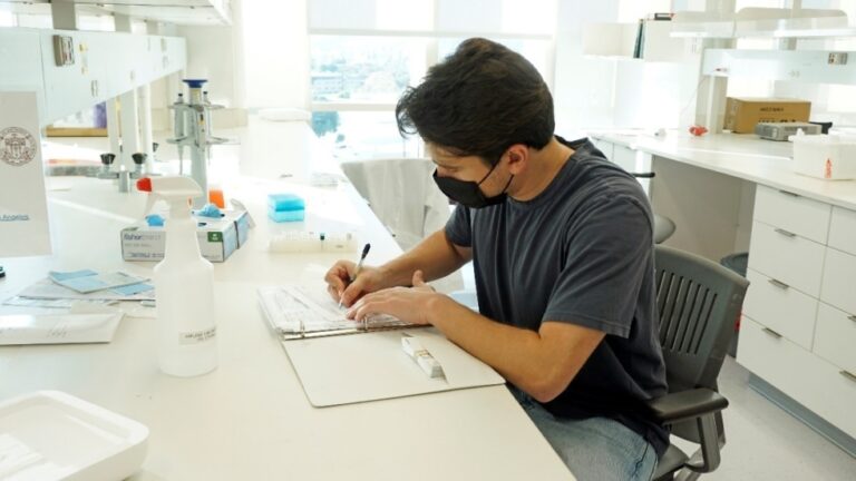 Student in lab.